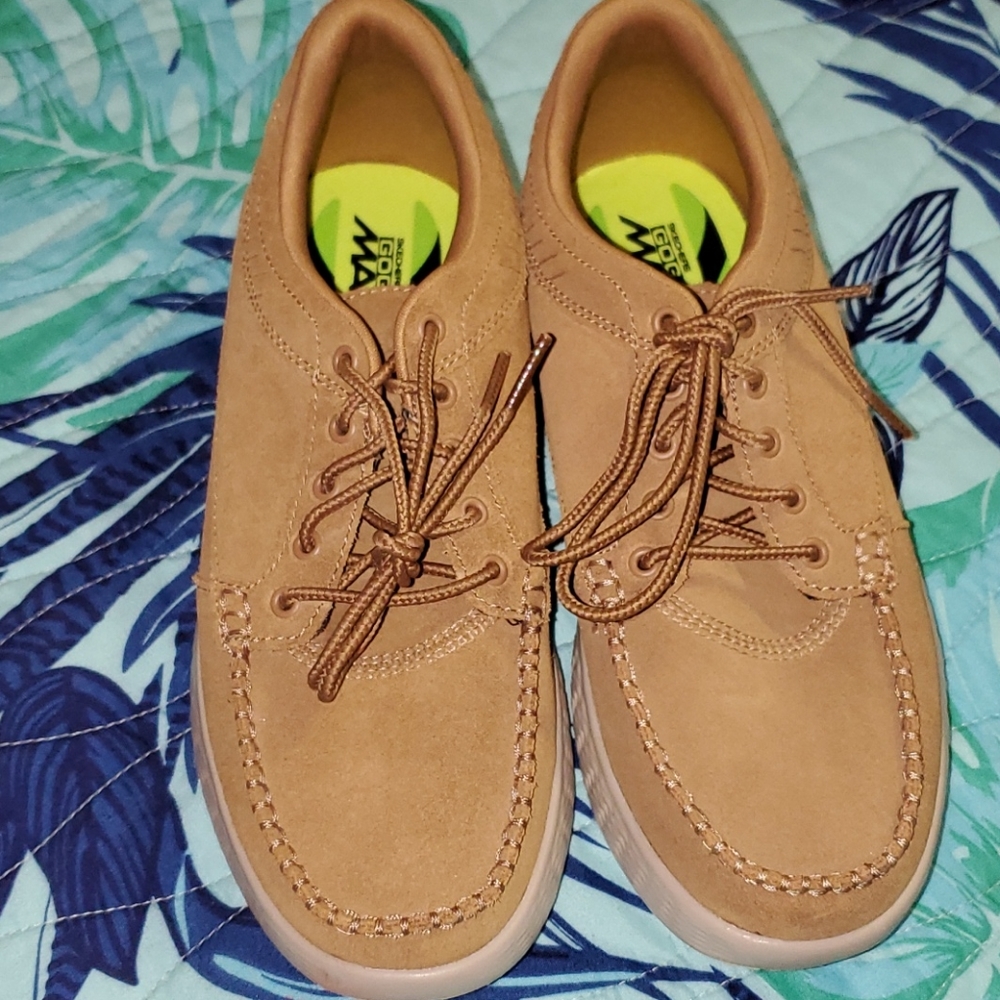 SKECHERS WOMENS NEW SIZE 7